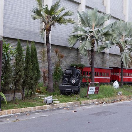 All-Ur Boutique Motel -Chia Yi Branch Chiayi City Exterior photo